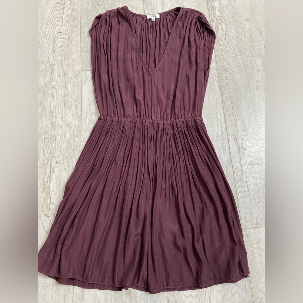 Wilfred goddess dress, feel your feminine beauty in this maroon colour!